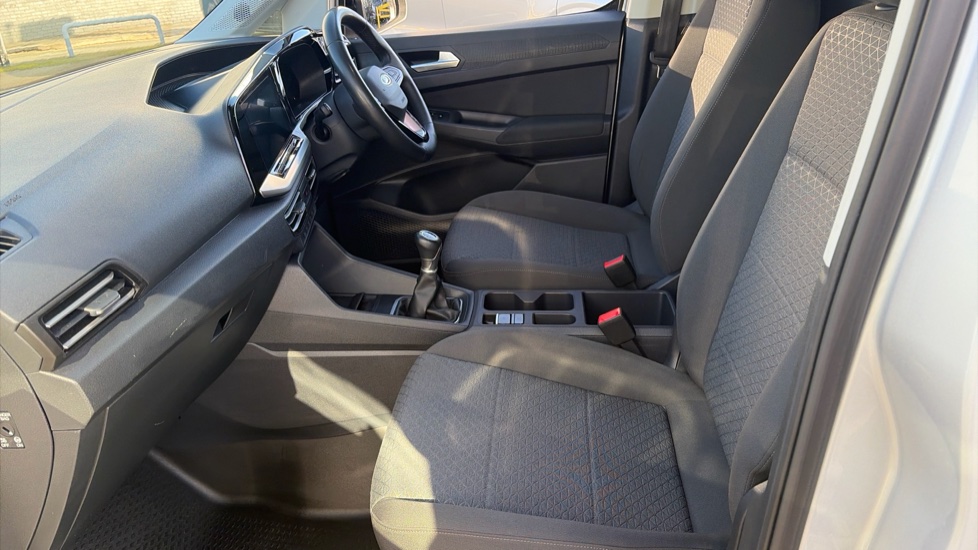 Ford Transit Connect 230 L2 Diesel 2.0 EcoBlue 102ps Limited Van - Image 13