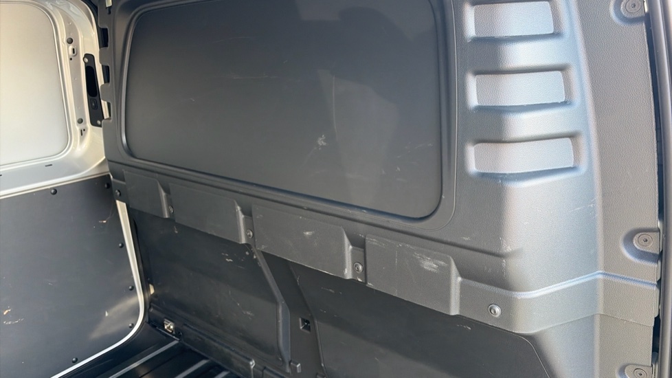 Ford Transit Connect 230 L2 Diesel 2.0 EcoBlue 102ps Limited Van - Image 18