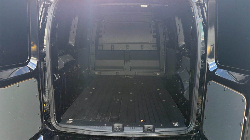 Ford Transit Connect 230 L2 Diesel 2.0 EcoBlue 102ps Limited Van - Image 12