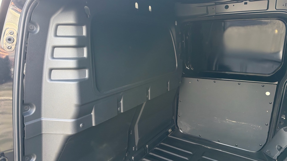 Ford Transit Connect 230 L2 Diesel 2.0 EcoBlue 102ps Limited Van - Image 18