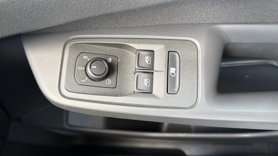 Ford Transit Connect 230 L2 Diesel 2.0 EcoBlue 102ps Limited Van - Image 30