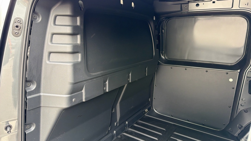 Ford Transit Connect 230 L2 Diesel 2.0 EcoBlue 102ps Limited Van - Image 20
