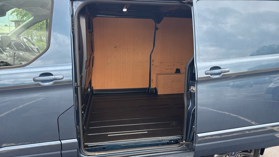 Ford Transit Custom 290 L1 Diesel Fwd 2.0 EcoBlue 185ps Low Roof Sport Van Auto - Image 16
