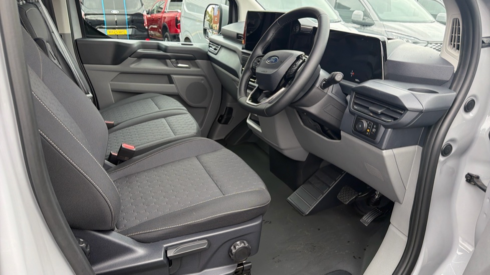 Ford Transit Custom E-340 L2 Electric Rwd 160kW 65kWh H1 Van Limited Auto - Image 6