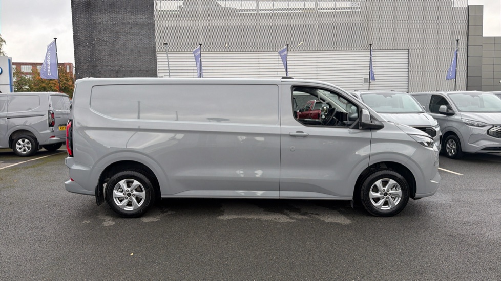 Ford Transit Custom E-340 L2 Electric Rwd 160kW 65kWh H1 Van Limited Auto - Image 9