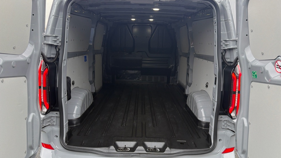 Ford Transit Custom E-340 L2 Electric Rwd 160kW 65kWh H1 Van Limited Auto - Image 12