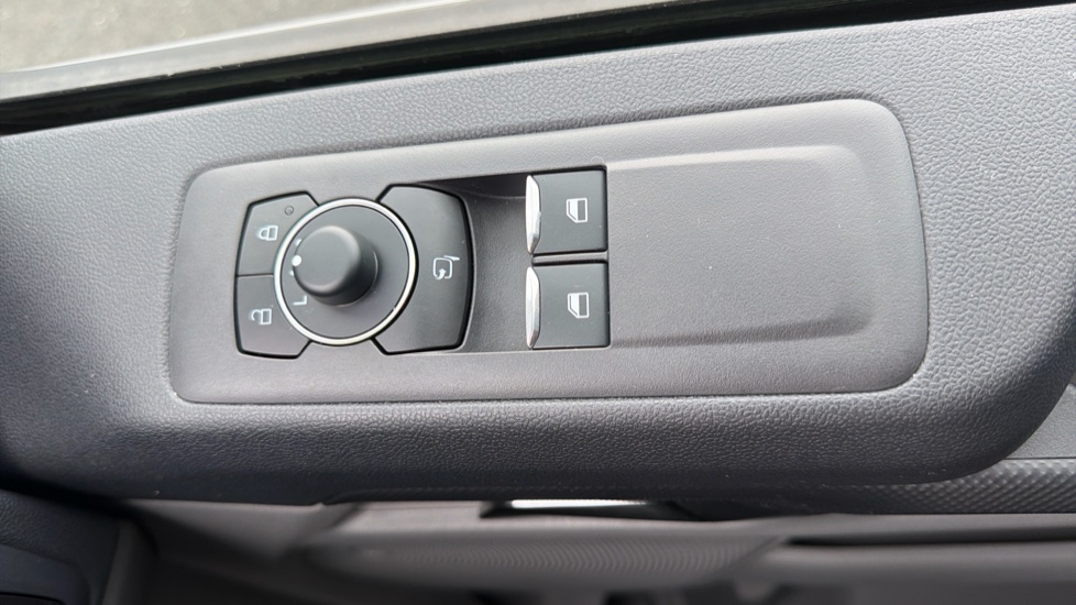 Ford Transit Custom E-340 L2 Electric Rwd 160kW 65kWh H1 Van Limited Auto - Image 29