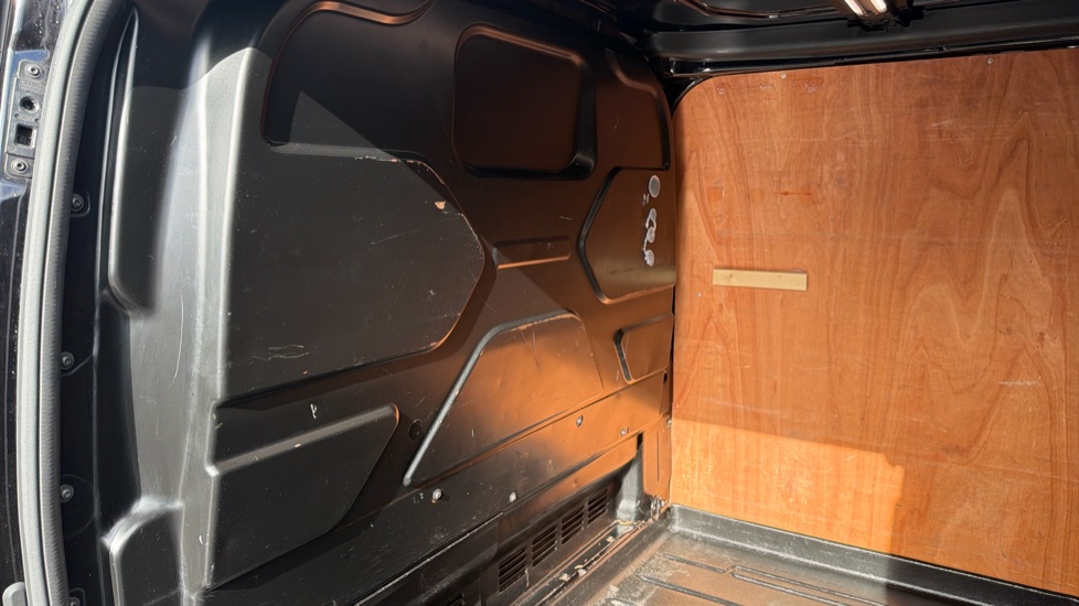 Ford Transit Custom 280 L1 Diesel Fwd 2.0 EcoBlue 170ps Low Roof Limited Van Auto - Image 18