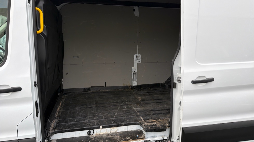 Ford Transit 350 L4 Diesel Rwd 2.0 EcoBlue 130ps H3 Trend Van - Image 17