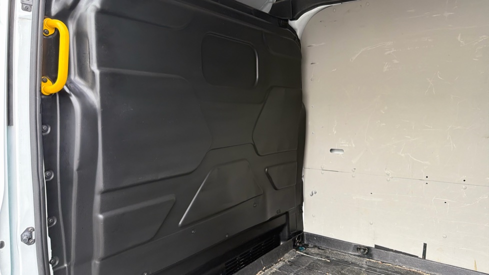 Ford Transit 350 L4 Diesel Rwd 2.0 EcoBlue 130ps H3 Trend Van - Image 18