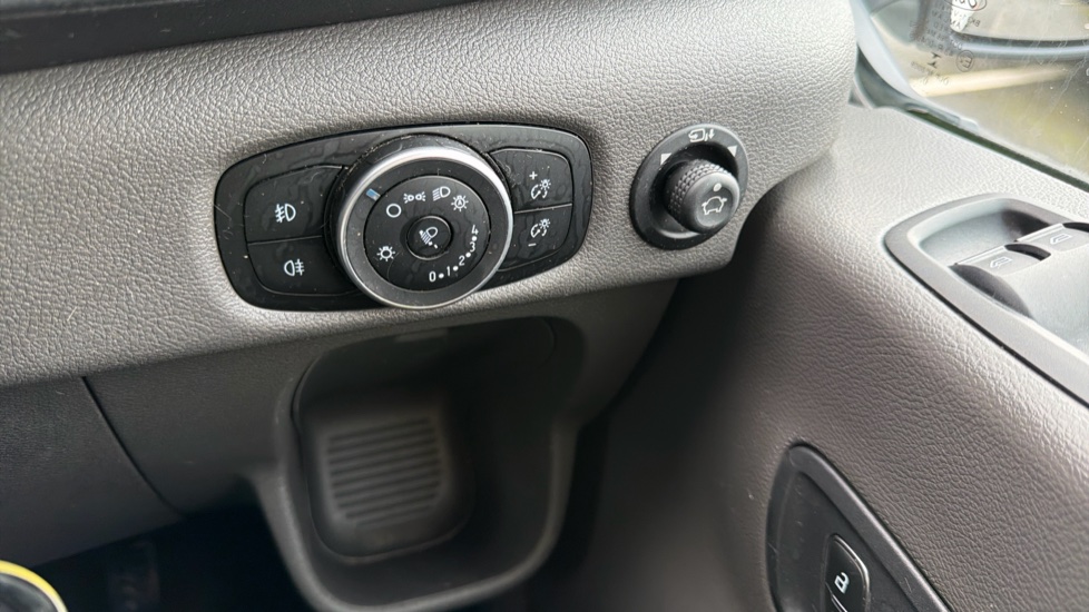 Ford Transit 350 L4 Diesel Rwd 2.0 EcoBlue 130ps H3 Trend Van - Image 33
