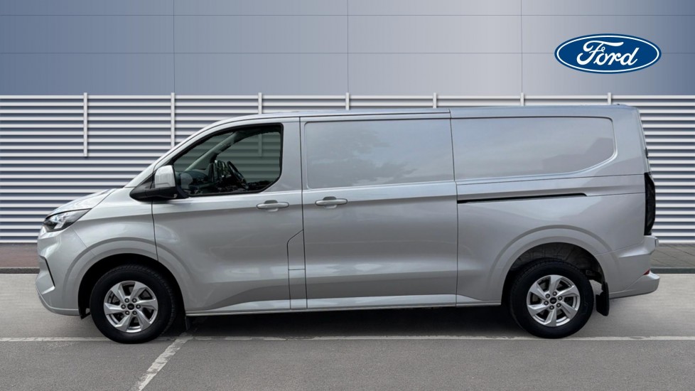 Ford Transit Custom 320 L2 Diesel Fwd 2.0 EcoBlue 136ps H1 Van Limited Auto - Image 4