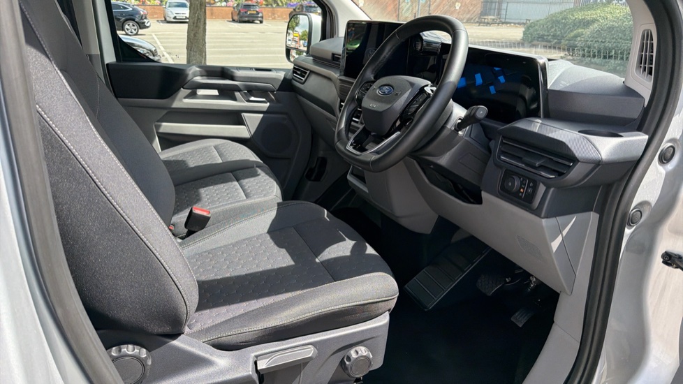 Ford Transit Custom 320 L2 Diesel Fwd 2.0 EcoBlue 136ps H1 Van Limited Auto - Image 6