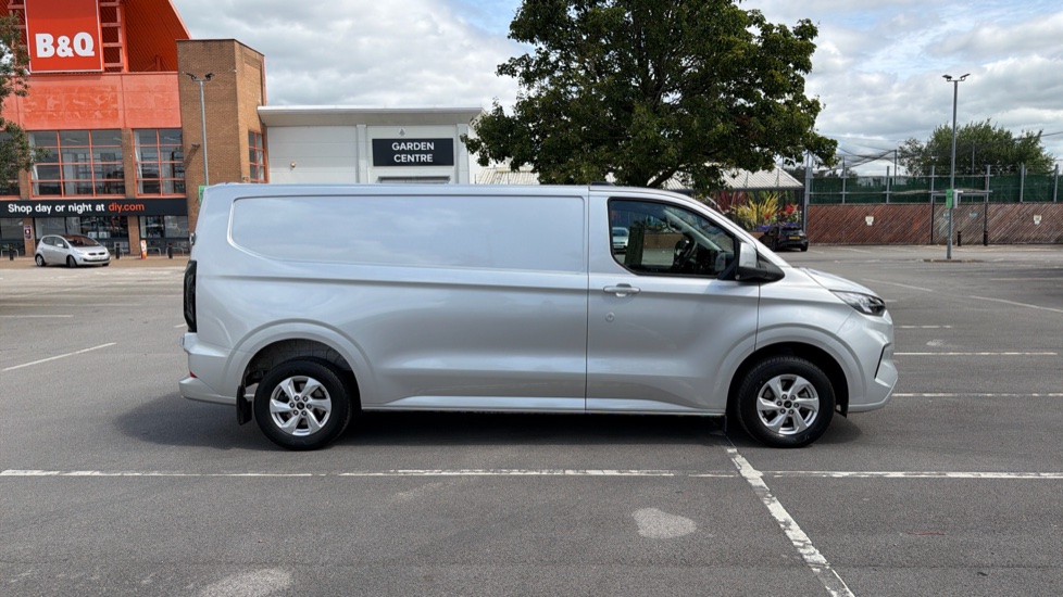 Ford Transit Custom 320 L2 Diesel Fwd 2.0 EcoBlue 136ps H1 Van Limited Auto - Image 9