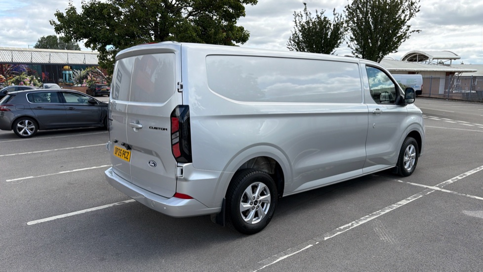 Ford Transit Custom 320 L2 Diesel Fwd 2.0 EcoBlue 136ps H1 Van Limited Auto - Image 10