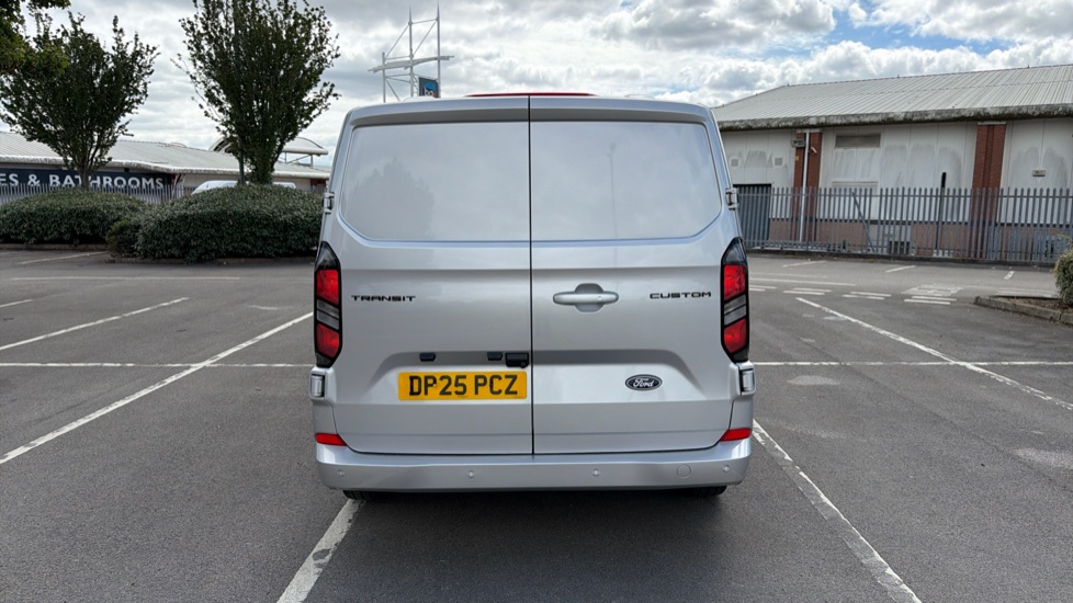 Ford Transit Custom 320 L2 Diesel Fwd 2.0 EcoBlue 136ps H1 Van Limited Auto - Image 11