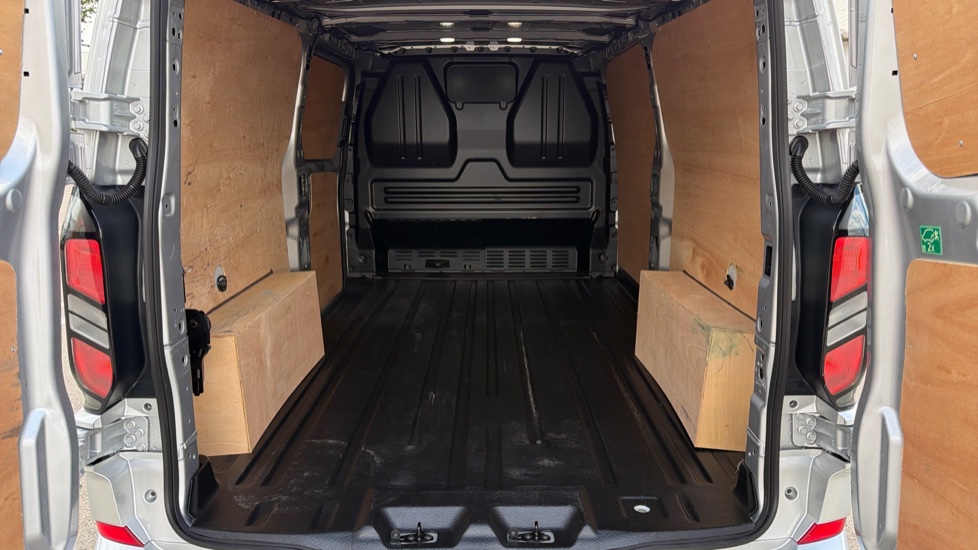 Ford Transit Custom 320 L2 Diesel Fwd 2.0 EcoBlue 136ps H1 Van Limited Auto - Image 12