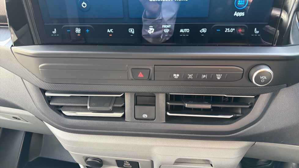 Ford Transit Custom 320 L2 Diesel Fwd 2.0 EcoBlue 136ps H1 Van Limited Auto - Image 29