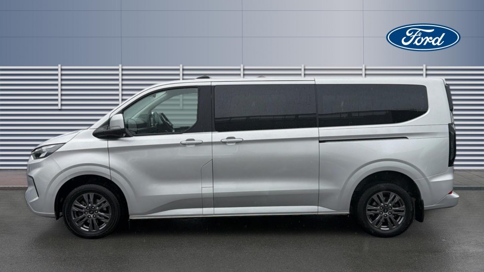 Ford Tourneo Custom 320 L2 Diesel Fwd 2.0 EcoBlue 136ps H1 Titanium 8 seater - Image 3