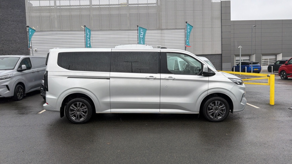 Ford Tourneo Custom 320 L2 Diesel Fwd 2.0 EcoBlue 136ps H1 Titanium 8 seater - Image 24