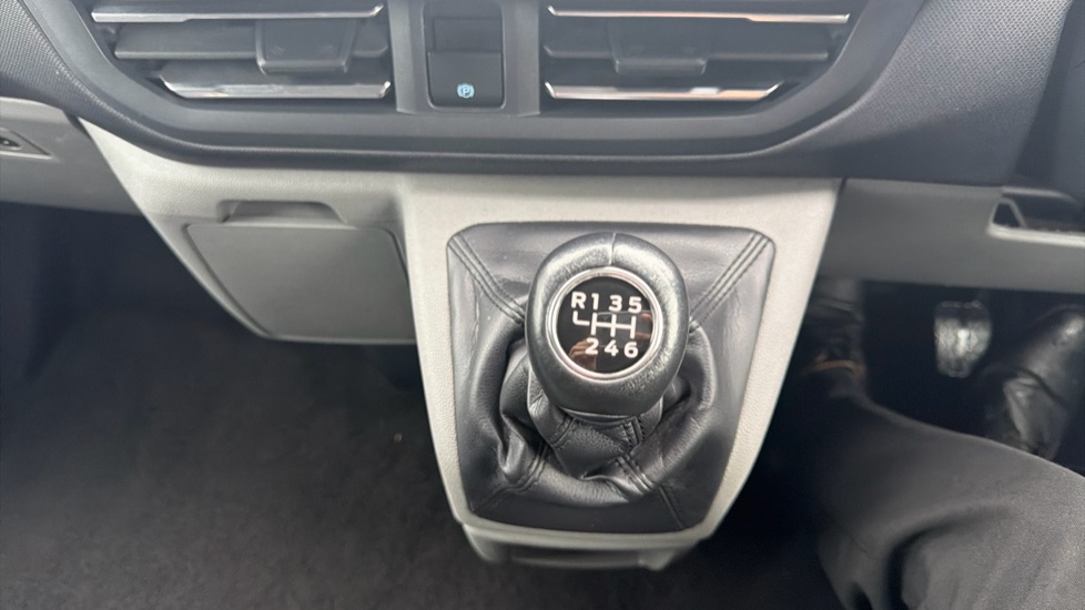 Ford Tourneo Custom 320 L2 Diesel Fwd 2.0 EcoBlue 136ps H1 Titanium 8 seater - Image 30