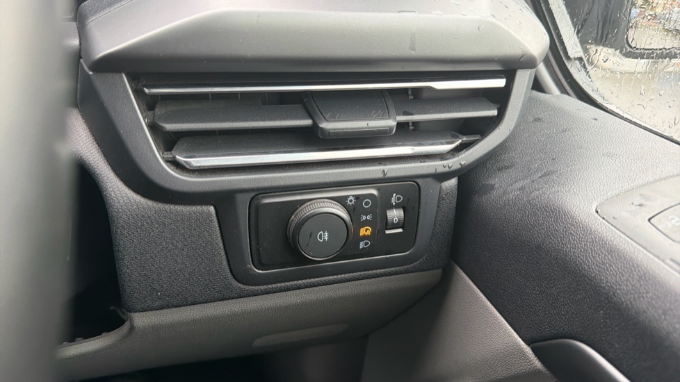 Ford Tourneo Custom 320 L2 Diesel Fwd 2.0 EcoBlue 136ps H1 Titanium 8 seater - Image 33