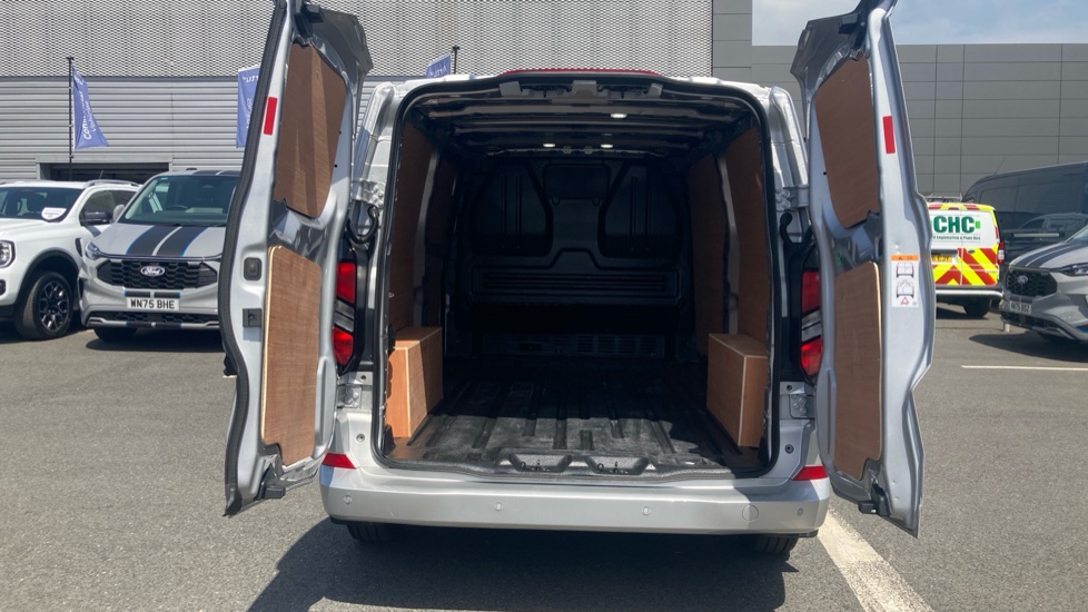 Ford Transit Custom 320 L2 Diesel Fwd 2.0 EcoBlue 136ps H1 Van Limited Auto - Image 23