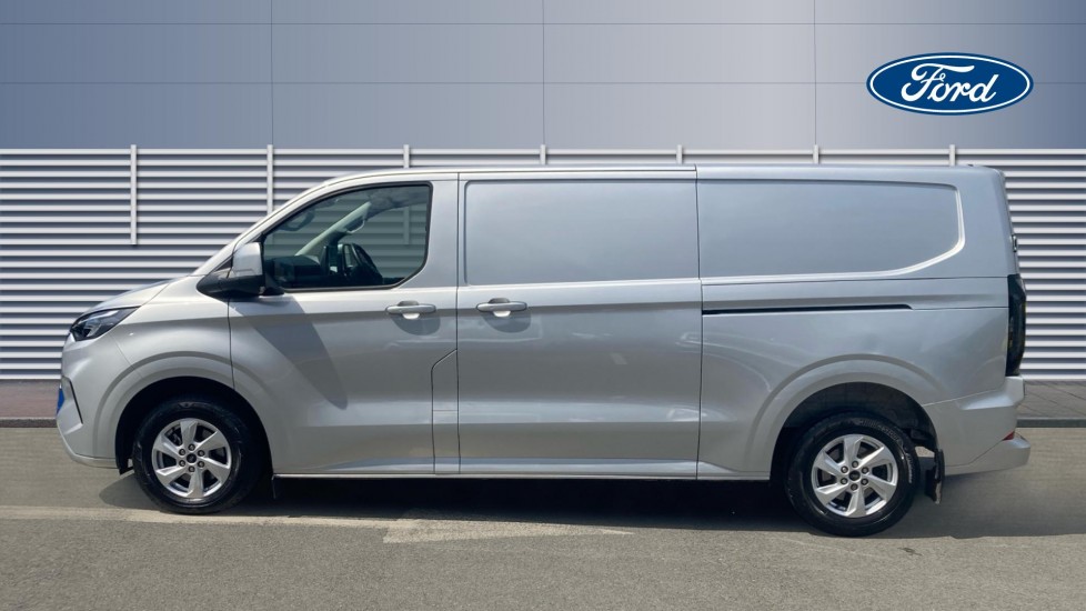 Ford Transit Custom 320 L2 Diesel Fwd 2.0 EcoBlue 136ps H1 Van Limited Auto - Image 3