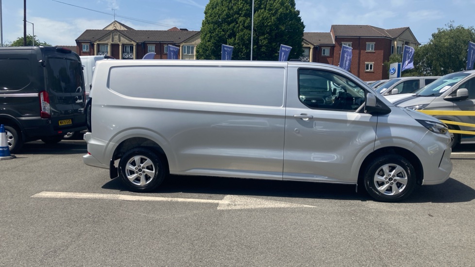 Ford Transit Custom 320 L2 Diesel Fwd 2.0 EcoBlue 136ps H1 Van Limited Auto - Image 21