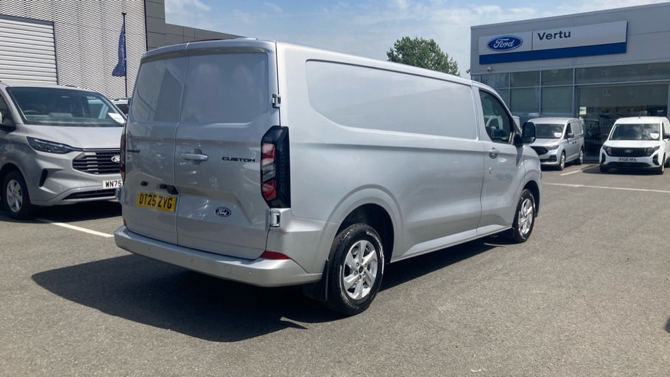 Ford Transit Custom 320 L2 Diesel Fwd 2.0 EcoBlue 136ps H1 Van Limited Auto - Image 18