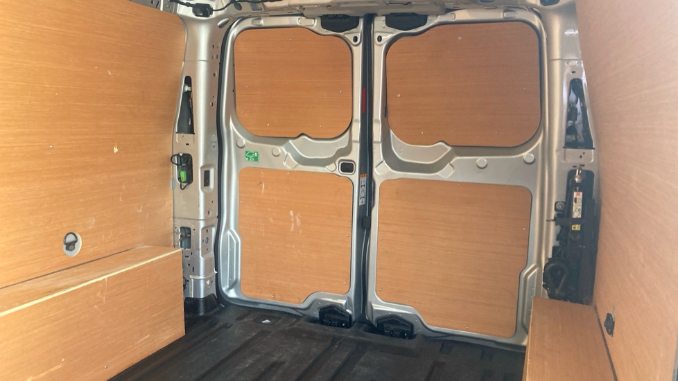 Ford Transit Custom 320 L2 Diesel Fwd 2.0 EcoBlue 136ps H1 Van Limited Auto - Image 17