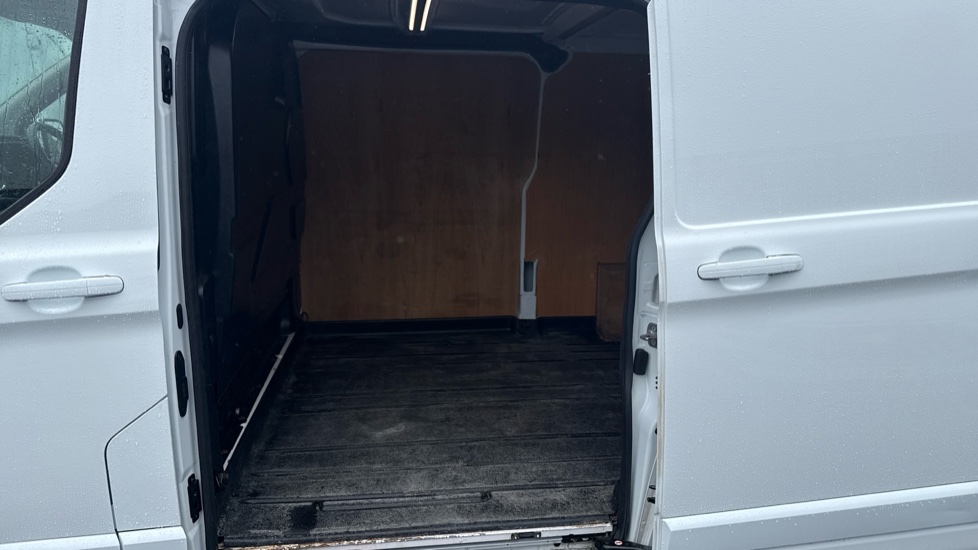 Ford Transit Custom 300 L2 Diesel Fwd 2.0 EcoBlue 130ps Low Roof Limited Van - Image 12