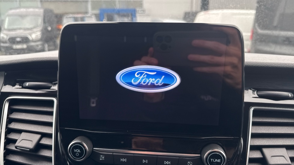 Ford Transit Custom 300 L2 Diesel Fwd 2.0 EcoBlue 130ps Low Roof Limited Van - Image 9
