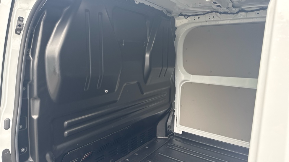 Ford Transit Custom 320 L1 Diesel Fwd 2.0 EcoBlue 136ps H1 Van Limited Auto - Image 15