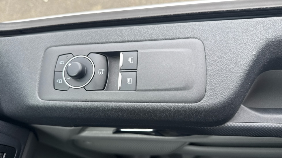 Ford Transit Custom 320 L1 Diesel Fwd 2.0 EcoBlue 136ps H1 Van Limited Auto - Image 30