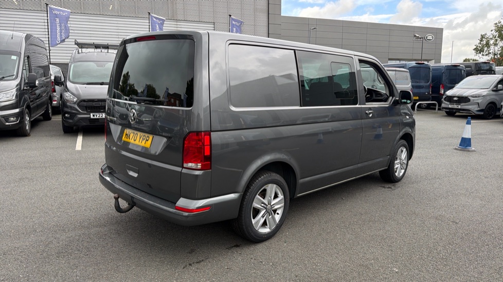 Volkswagen Transporter T32 Swb Diesel 2.0 TDI 150 Highline Kombi Van DSG - Image 9