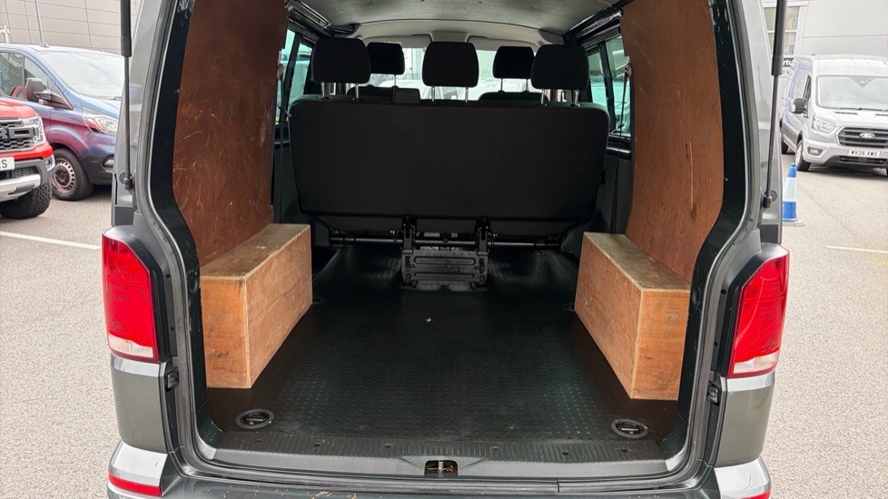 Volkswagen Transporter T32 Swb Diesel 2.0 TDI 150 Highline Kombi Van DSG - Image 11