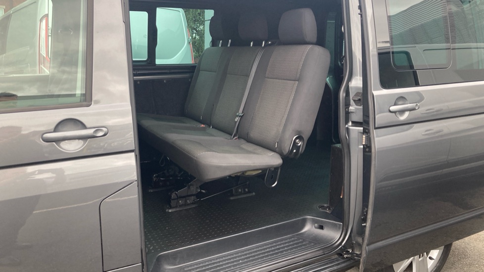 Volkswagen Transporter T32 Swb Diesel 2.0 TDI 150 Highline Kombi Van DSG - Image 29