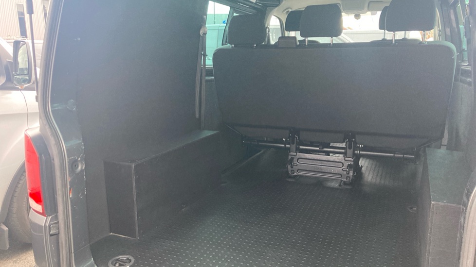 Volkswagen Transporter T32 Swb Diesel 2.0 TDI 150 Highline Kombi Van DSG - Image 34