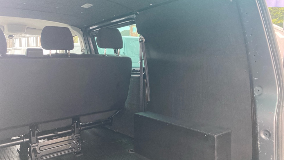 Volkswagen Transporter T32 Swb Diesel 2.0 TDI 150 Highline Kombi Van DSG - Image 35