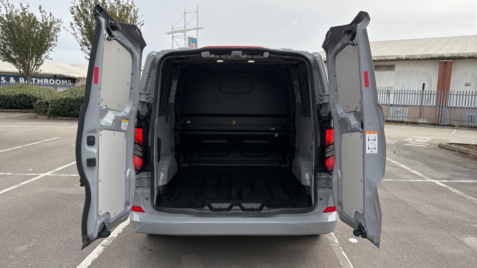 Ford Transit Custom 320 L2 Diesel Fwd 2.0 EcoBlue 170ps H1 Double Cab Van Limited Auto - Image 3
