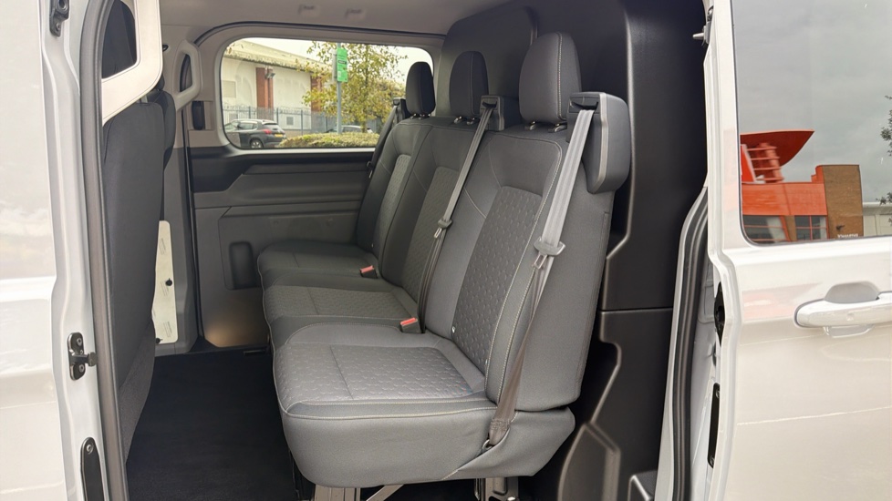 Ford Transit Custom 320 L2 Diesel Fwd 2.0 EcoBlue 170ps H1 Double Cab Van Limited Auto - Image 5