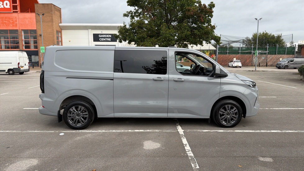 Ford Transit Custom 320 L2 Diesel Fwd 2.0 EcoBlue 170ps H1 Double Cab Van Limited Auto - Image 9