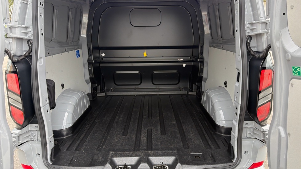 Ford Transit Custom 320 L2 Diesel Fwd 2.0 EcoBlue 170ps H1 Double Cab Van Limited Auto - Image 12