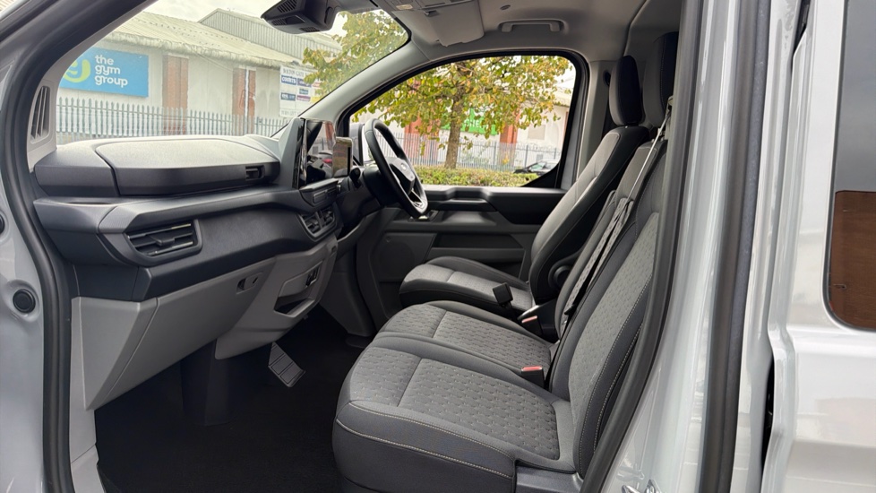 Ford Transit Custom 320 L2 Diesel Fwd 2.0 EcoBlue 170ps H1 Double Cab Van Limited Auto - Image 13