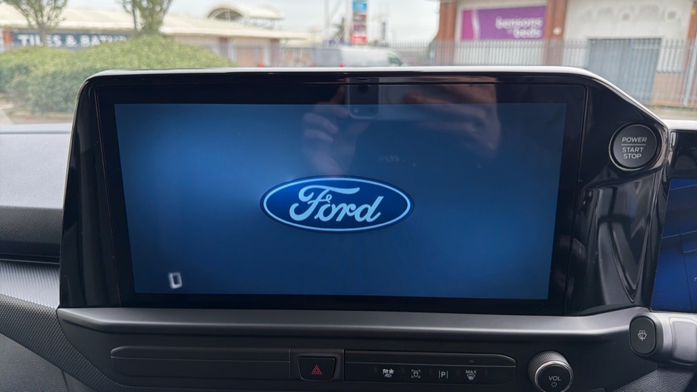 Ford Transit Custom 320 L2 Diesel Fwd 2.0 EcoBlue 170ps H1 Double Cab Van Limited Auto - Image 15