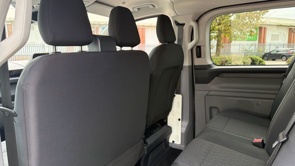 Ford Transit Custom 320 L2 Diesel Fwd 2.0 EcoBlue 170ps H1 Double Cab Van Limited Auto - Image 18