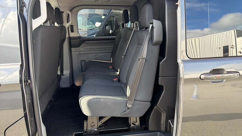 Ford Transit Custom 320 L2 Diesel Fwd 2.0 EcoBlue 170ps H1 Double Cab Van Limited Auto - Image 5