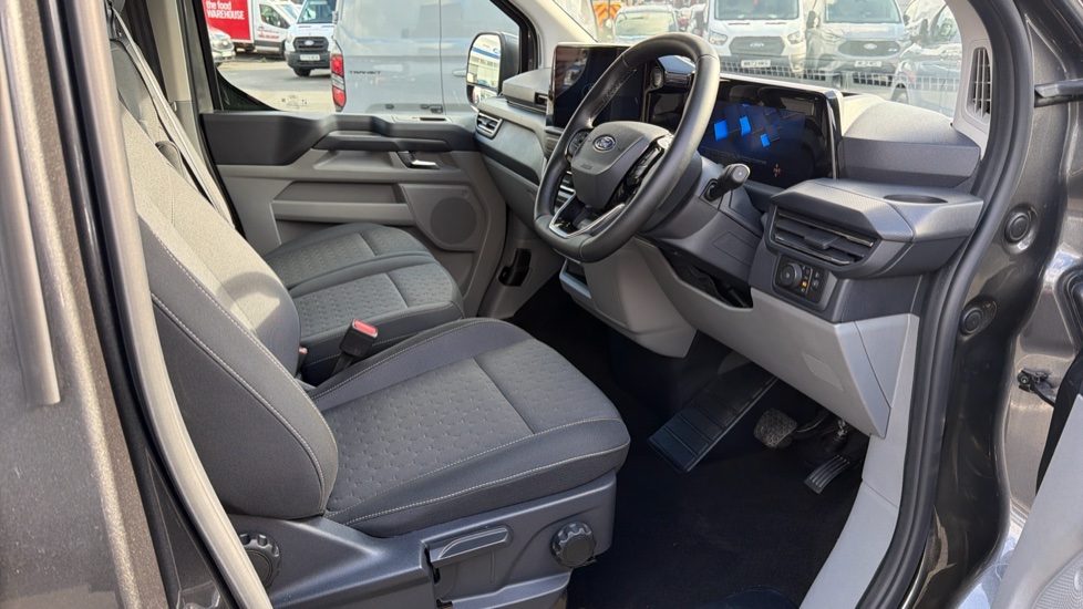 Ford Transit Custom 320 L2 Diesel Fwd 2.0 EcoBlue 170ps H1 Double Cab Van Limited Auto - Image 6