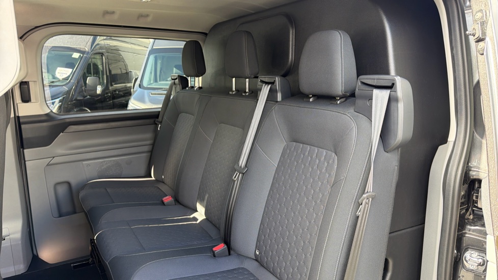 Ford Transit Custom 320 L2 Diesel Fwd 2.0 EcoBlue 170ps H1 Double Cab Van Limited Auto - Image 14